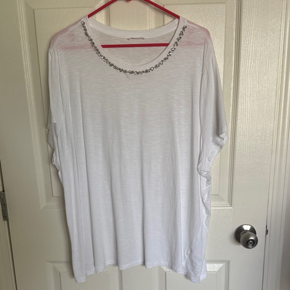 edge Tops - White embellished tshirt from Maurice’s. Size 3X.
